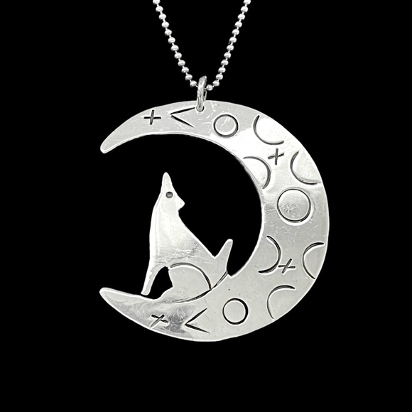 Vintage Taxco Mexico sterling silver howling coyote and moon pendant - Picture 1 of 9
